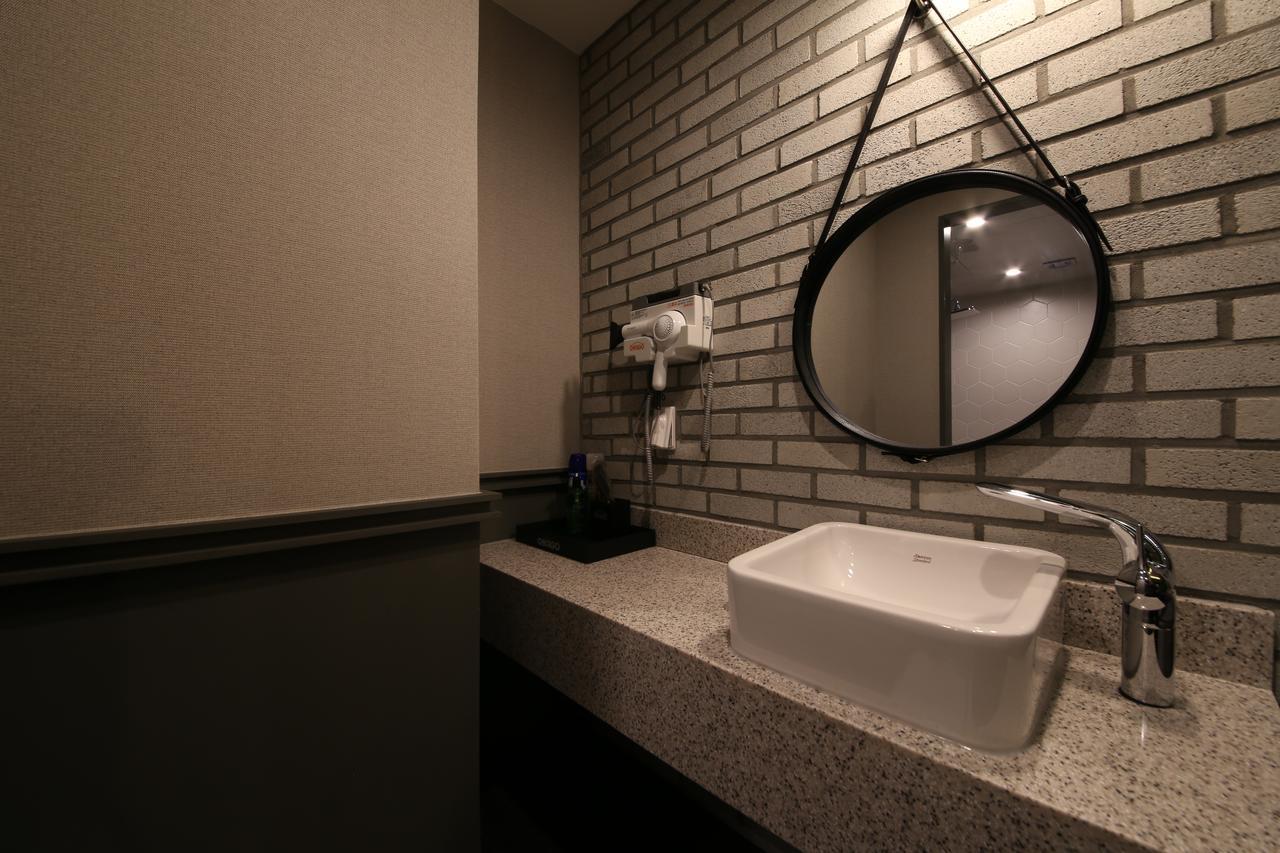 Hotel Chicago Changwon Eksteriør bilde