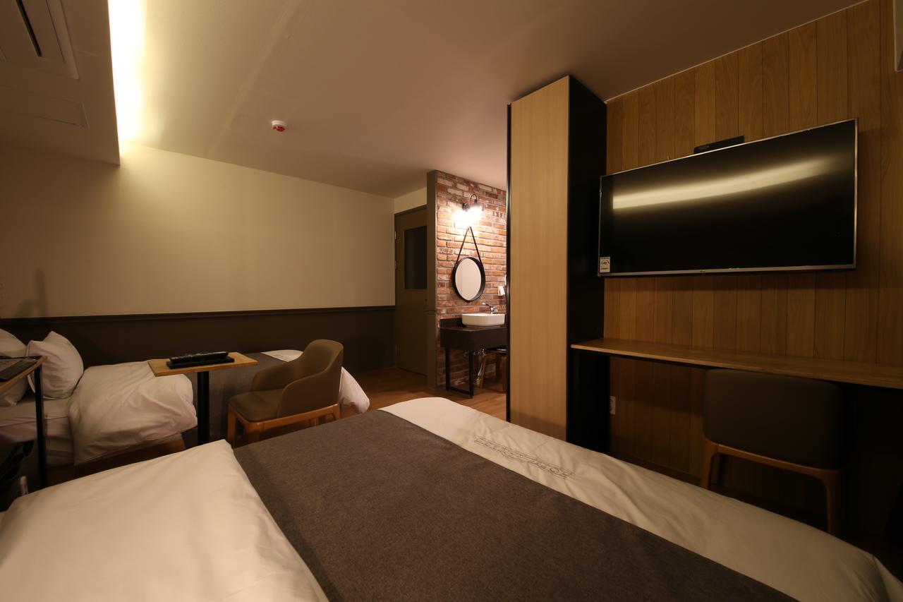 Hotel Chicago Changwon Eksteriør bilde